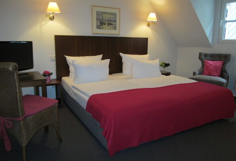 חדר קומפורט, Lindenwirt