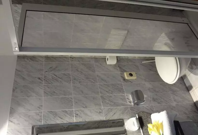Standard-huone, Mainbogen