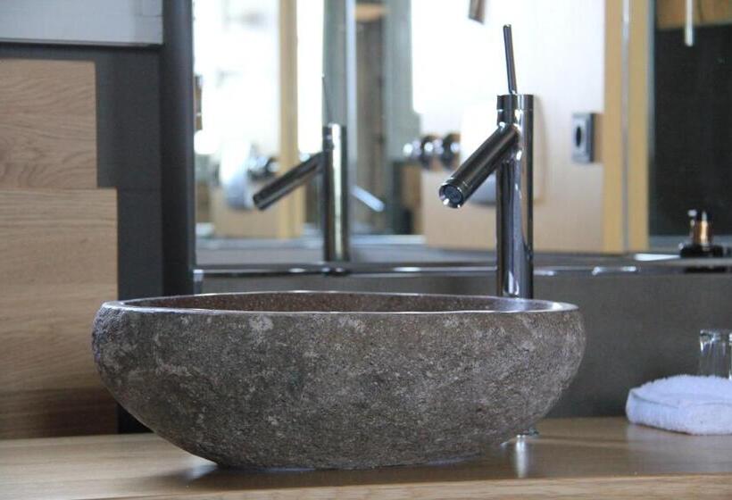 Номер Комфорт, Nägler´s Fine Lounge