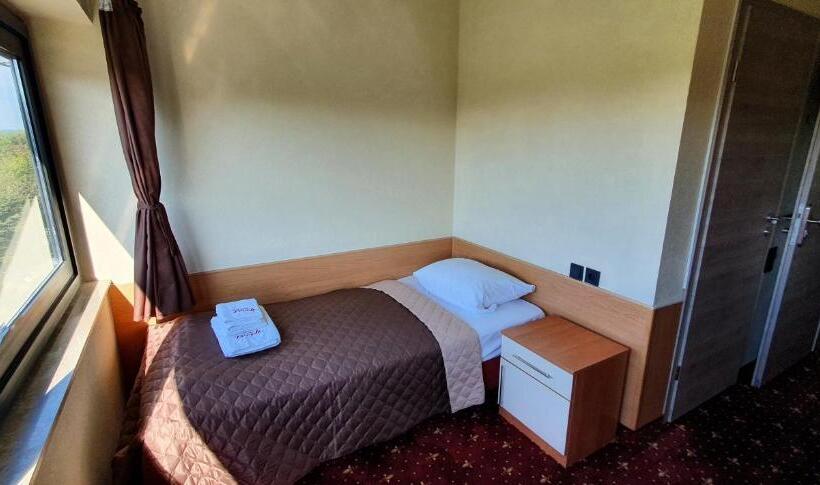 스탠다드 싱글 룸, Poock