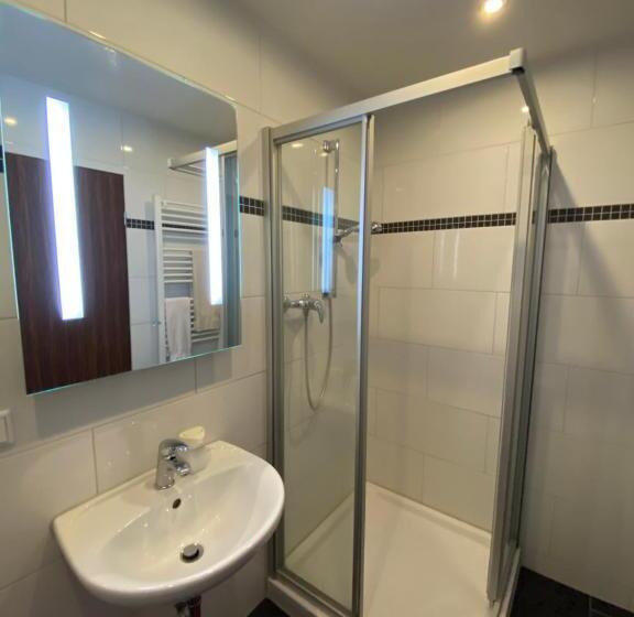 스탠다드 싱글 룸, Poock