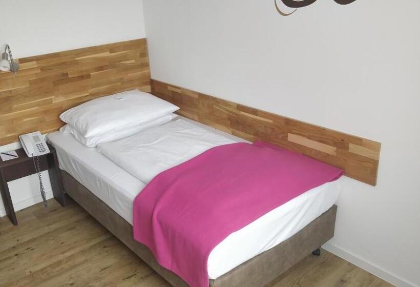 标准单人间, Stuttgart 21