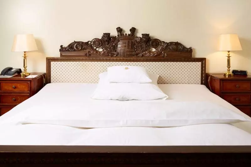 Standard Room, Und Restaurant Burg Schnellenberg