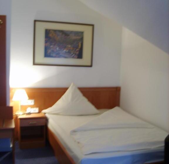 标准单人间, Vier Jahreszeiten