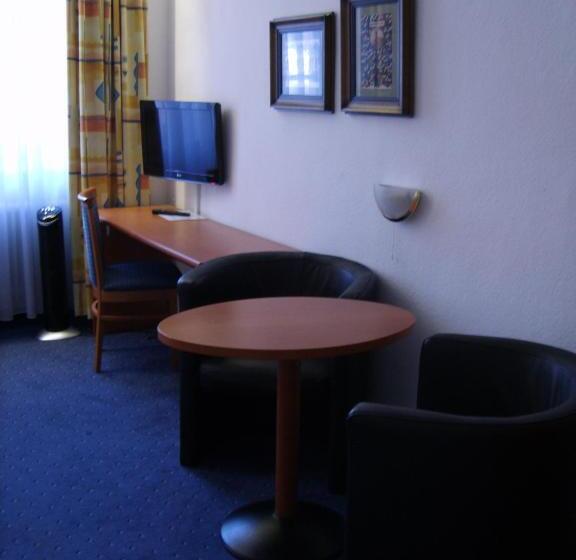 标准间, Vier Jahreszeiten