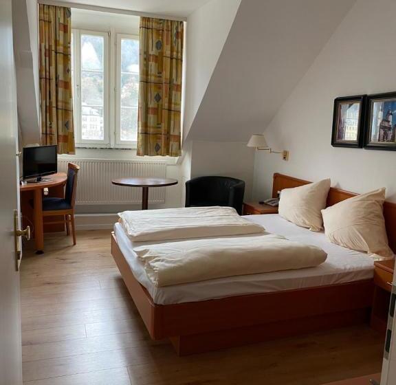 标准间, Vier Jahreszeiten