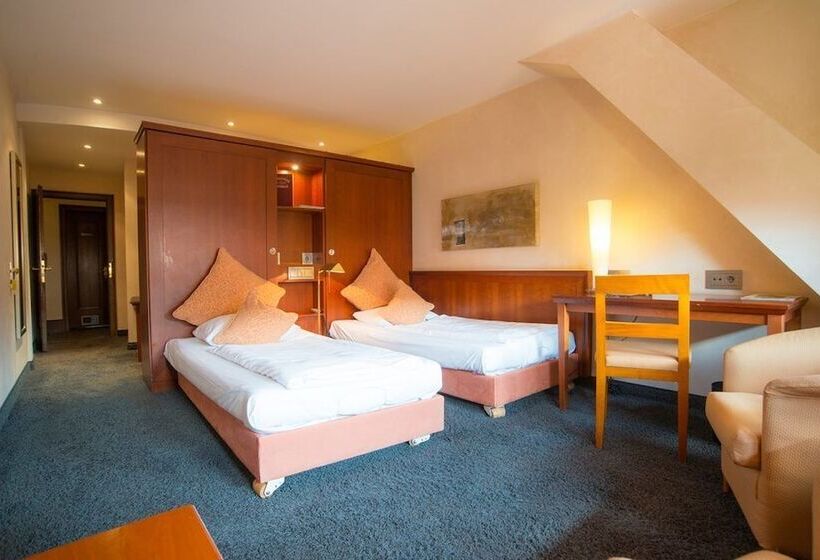 舒适型房间, Zum Roten Bären