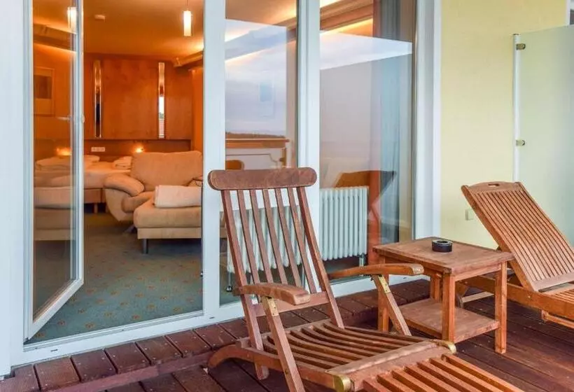 اتاق لوکس با بالکن, Vital  Und Wellnesshotel Albblick