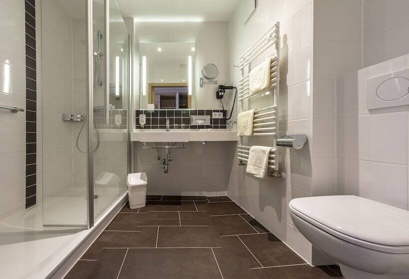 Семейный Номер, Amber Hotel Bavaria