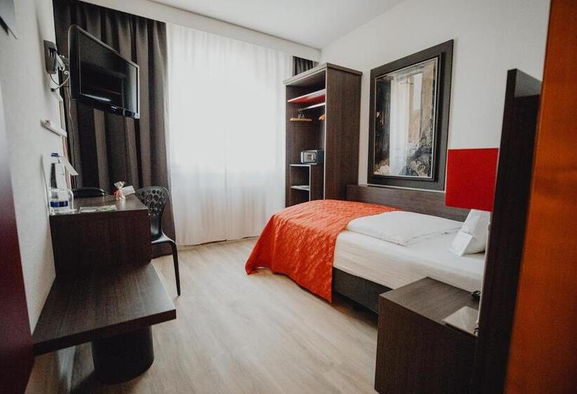 غرفة كومفورت فردية, Art & Business