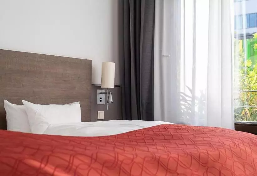 Standard-huone, Art & Business