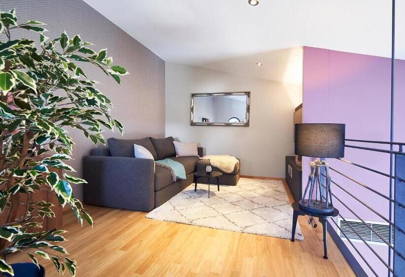 ドゥプレックスルーム, City Krone