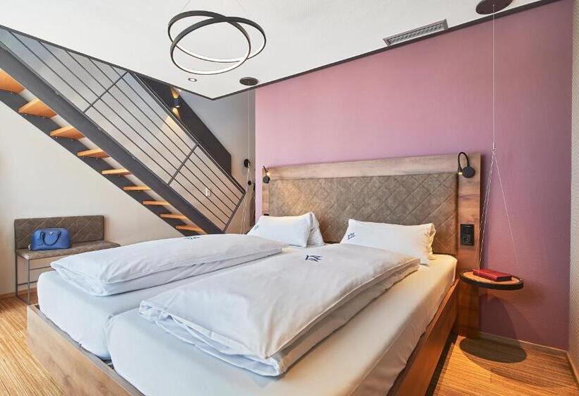 ドゥプレックスルーム, City Krone