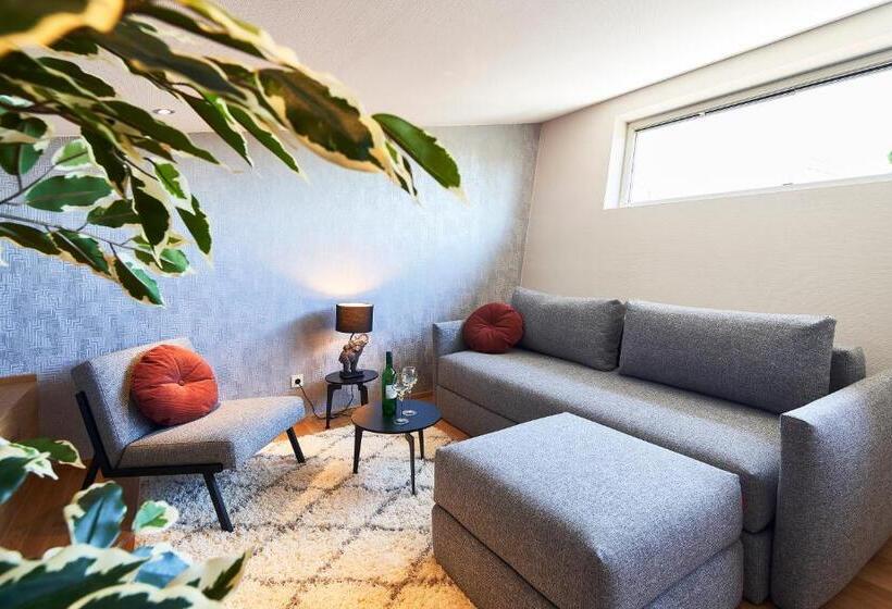 ドゥプレックスルーム, City Krone