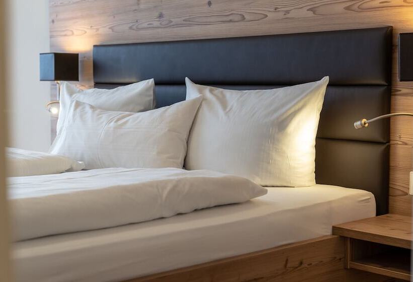 スーペリアージュニアスイート, Dirsch Wellness & Spa Resort