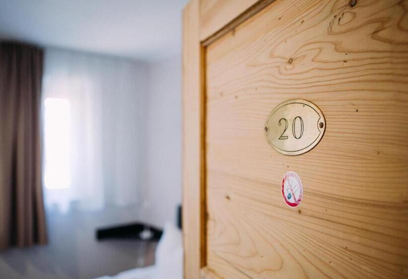 Номер Стандарт, Restaurant Nöth