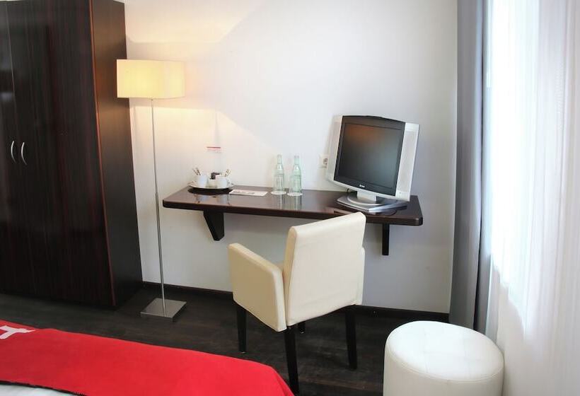 Номер Стандарт, Helvetia Hotel Munich City Center