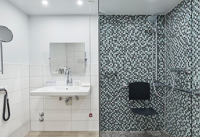 غرفة قياسية لذوى الاحتياجات الخاصة, Holiday Inn Munich City Centre, An Ihg