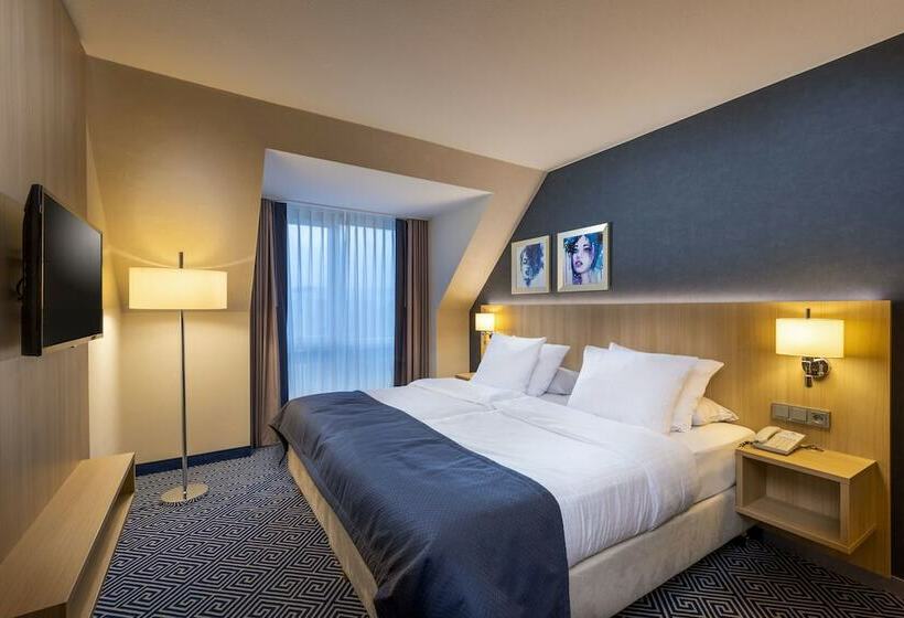 جناح, Maritim Hotel Würzburg