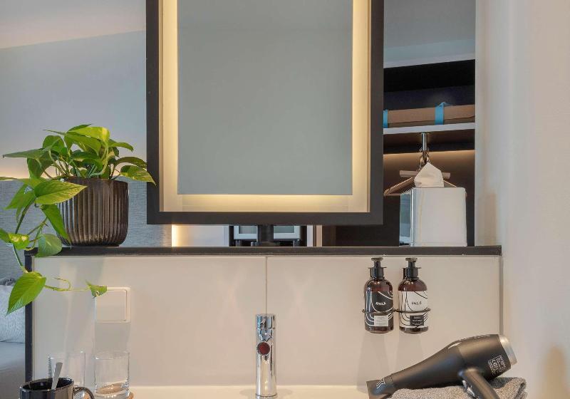 جناح جونيور, Maritim Hotel Würzburg