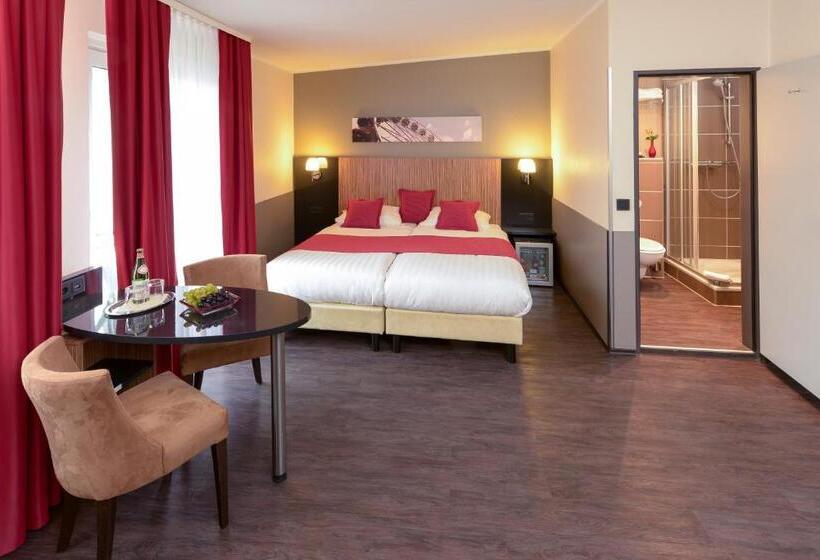 Quarto Triplo Estandar, Munich City