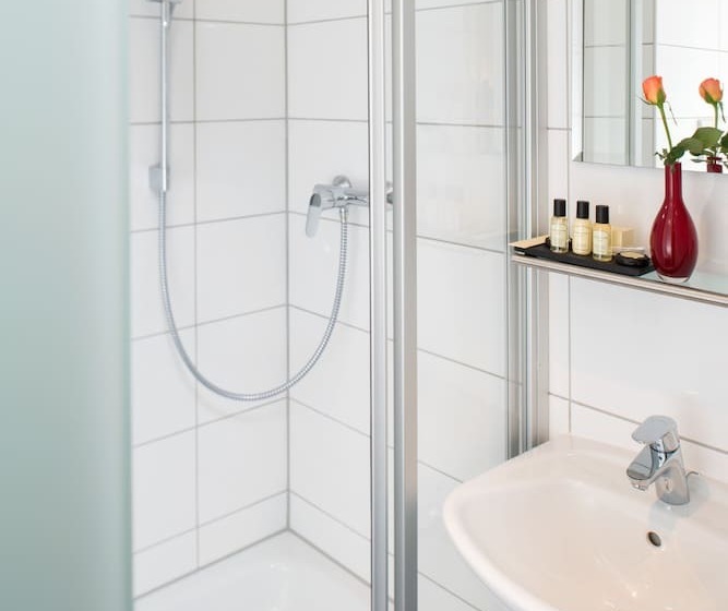 Quarto Triplo Estandar, Munich City