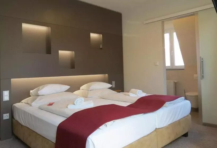 Chambre Standard, Neuthor
