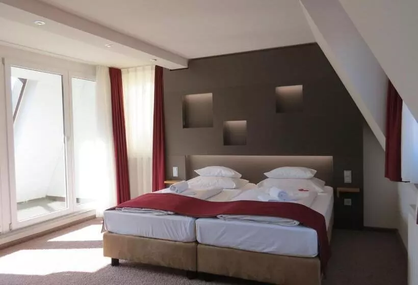 Chambre Standard, Neuthor