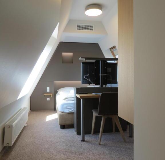 经济型三人房间, Neuthor