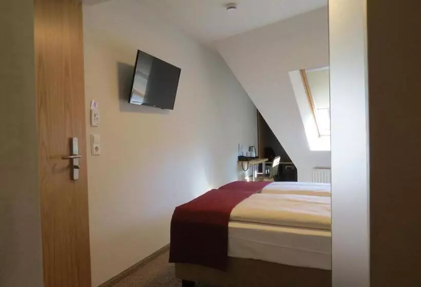 Chambre Economy, Neuthor