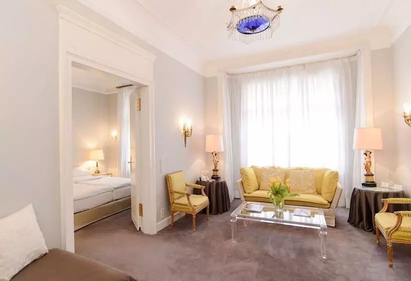 Suite, Opera