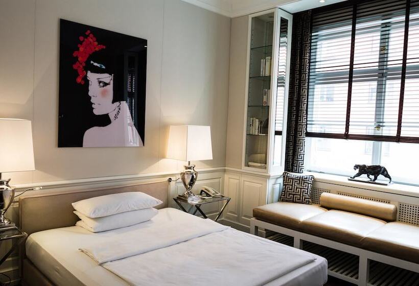 Номер Deluxe, Opera