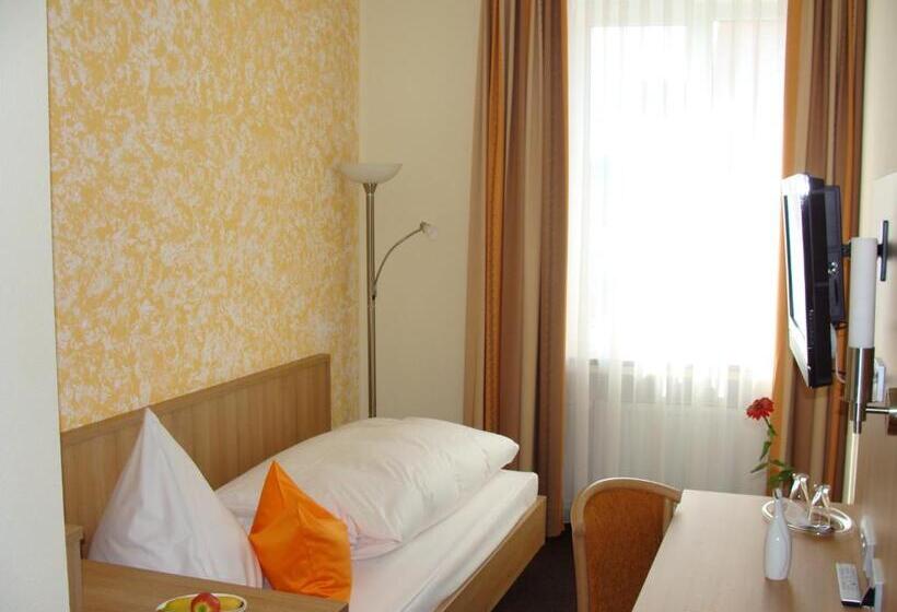 标准单人间, Posthotel Traube