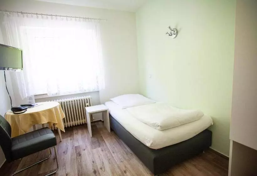 Standard Single Room Shared Bathroom, Restaurant Sennerbad
