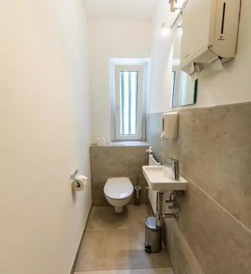 Standard Single Room Shared Bathroom, Restaurant Sennerbad