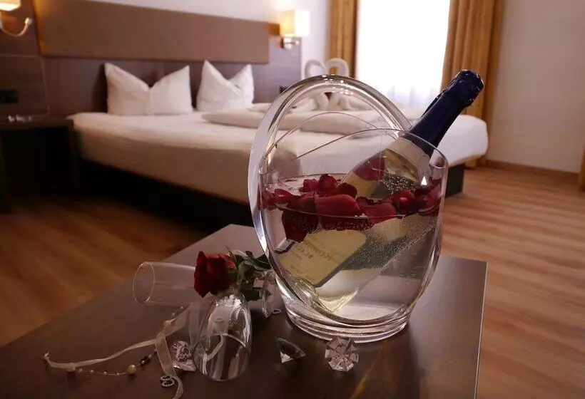 スタンダード４人部屋, Romantica Hotel Blauer Hecht