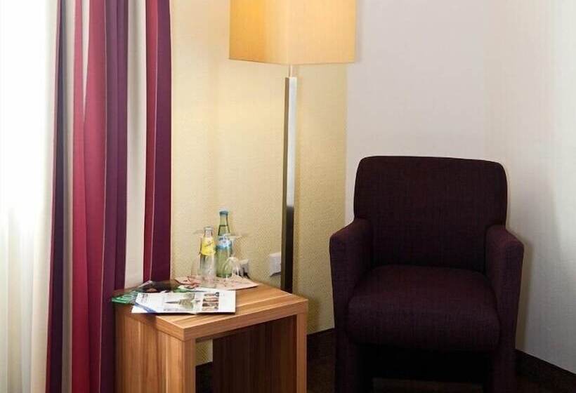 スタンダードシングルルーム, Strauss