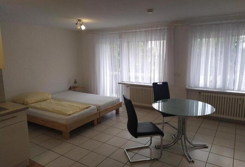 شقة غرفة نوم واحدة مزودة بشُرفة, Victoria