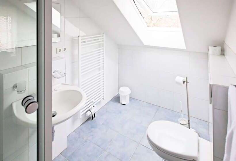 غرفة كومفورت, Victoria