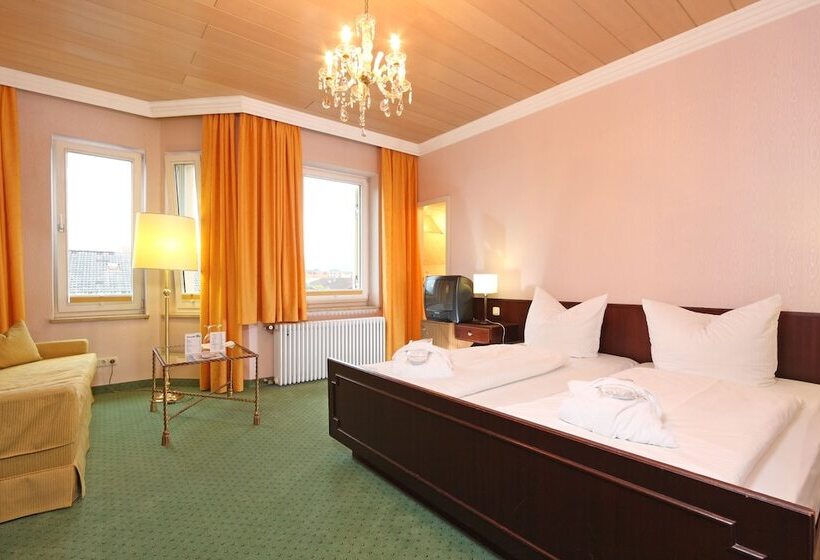 패밀리 룸 산 전망, Wittelsbacher Hof Swiss Quality