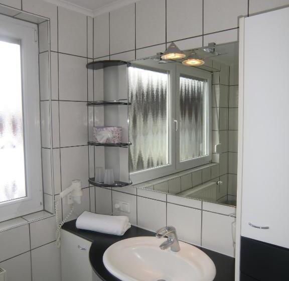 컴포트 룸, Zrenners Garni