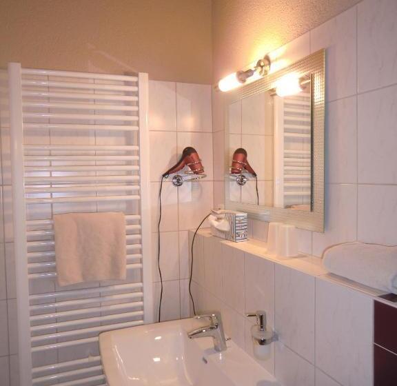 컴포트 룸, Zrenners Garni