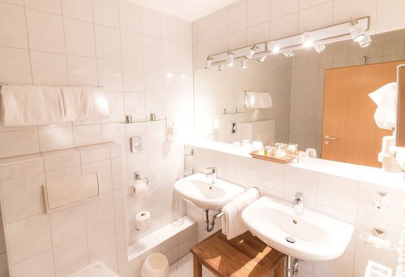 コンフォートルーム, Romantik Hotel Hirschen