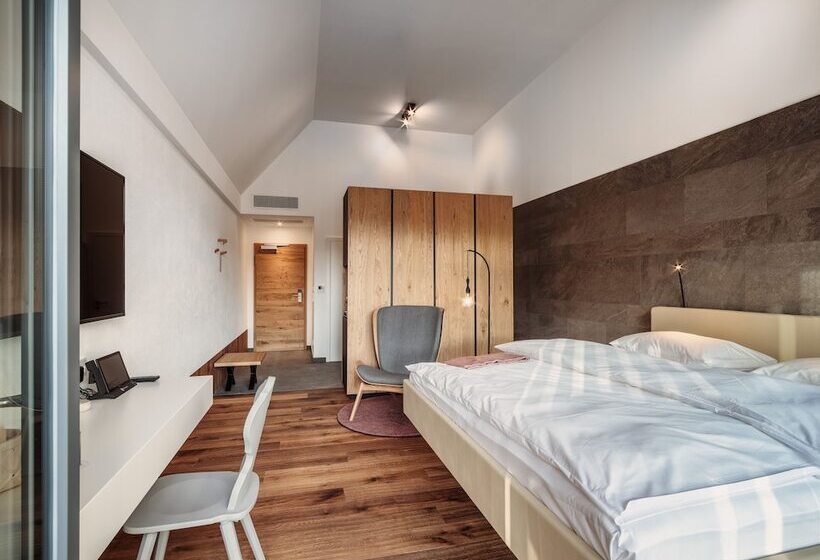 Номер Deluxe, Romantik Hotel Hirschen
