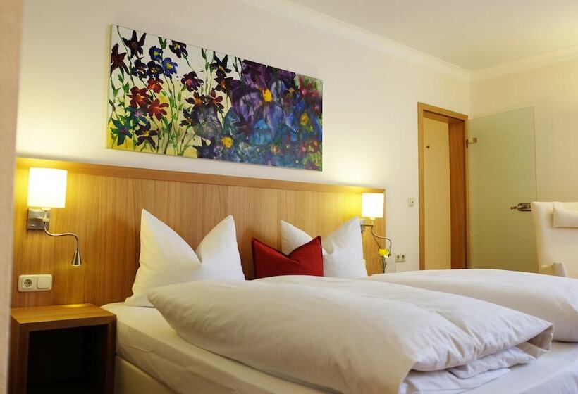 Семейный Номер, Romantik Hotel Hirschen