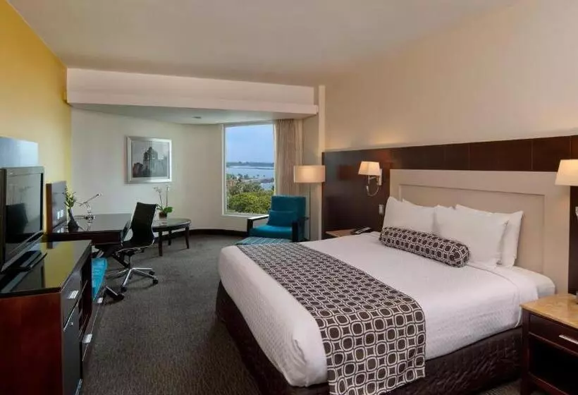 اتاق استاندارد با تخت بزرگ, Crowne Plaza Santo Domingo, An Ihg