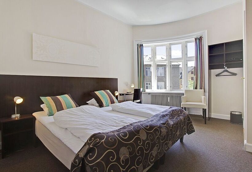 Семейный Номер, Sct. Thomas