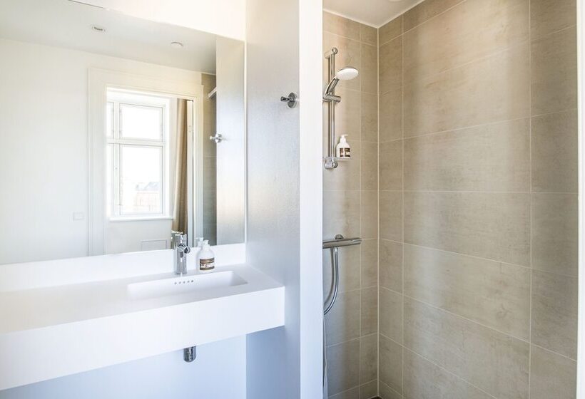 Номер Superior, Sct. Thomas