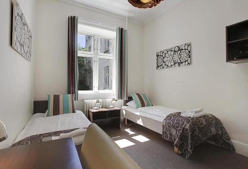 Номер Стандарт, Sct. Thomas