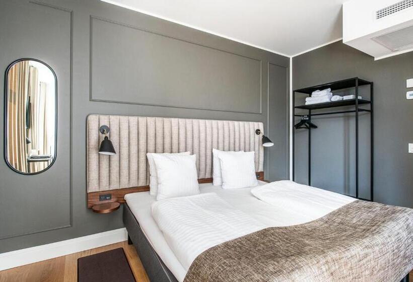 Номер Superior, Sct. Thomas